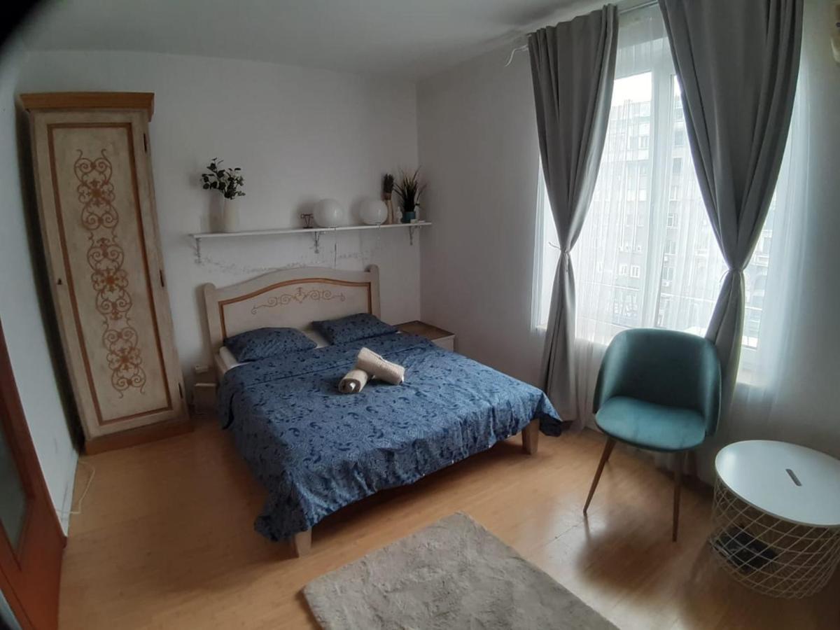 Luxury Piata Romana Center Leilighet Bucureşti Eksteriør bilde