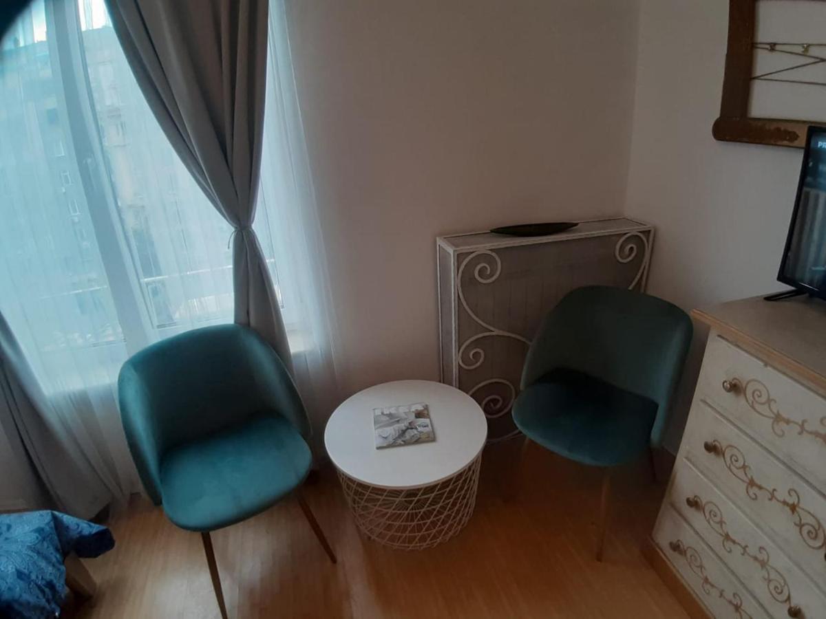 Luxury Piata Romana Center Leilighet Bucureşti Eksteriør bilde