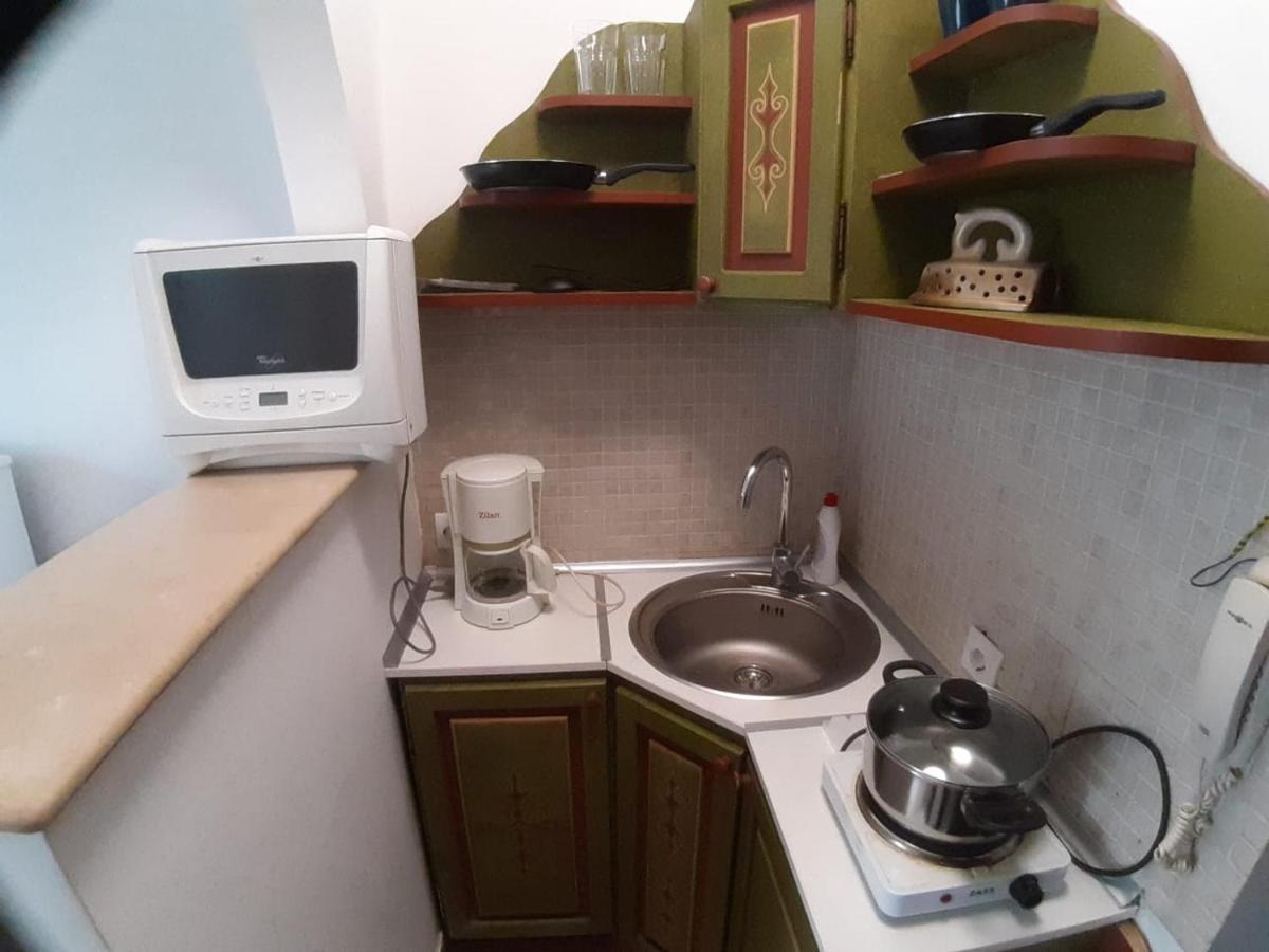 Luxury Piata Romana Center Leilighet Bucureşti Eksteriør bilde